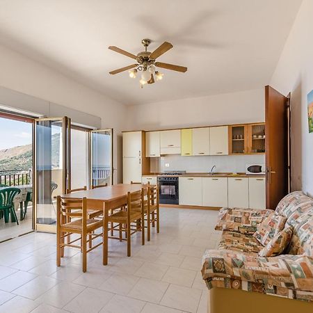 דירות לטויאני Casa Vacanze Andreana מראה חיצוני תמונה