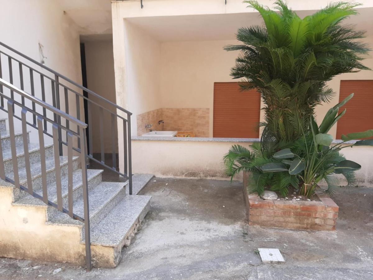 דירות לטויאני Casa Vacanze Andreana מראה חיצוני תמונה