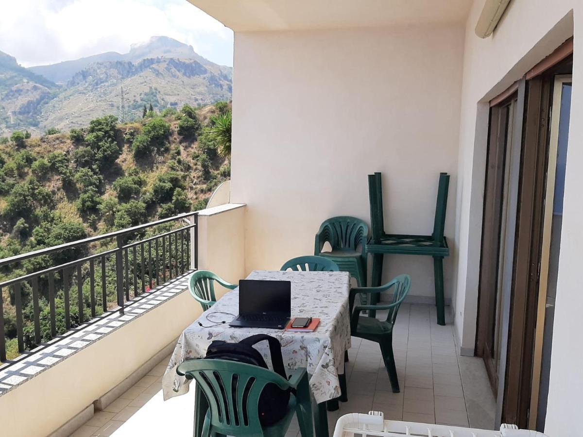 דירות לטויאני Casa Vacanze Andreana מראה חיצוני תמונה