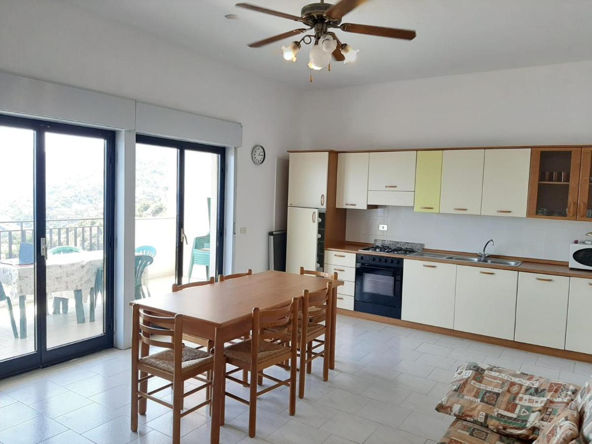 דירות לטויאני Casa Vacanze Andreana מראה חיצוני תמונה