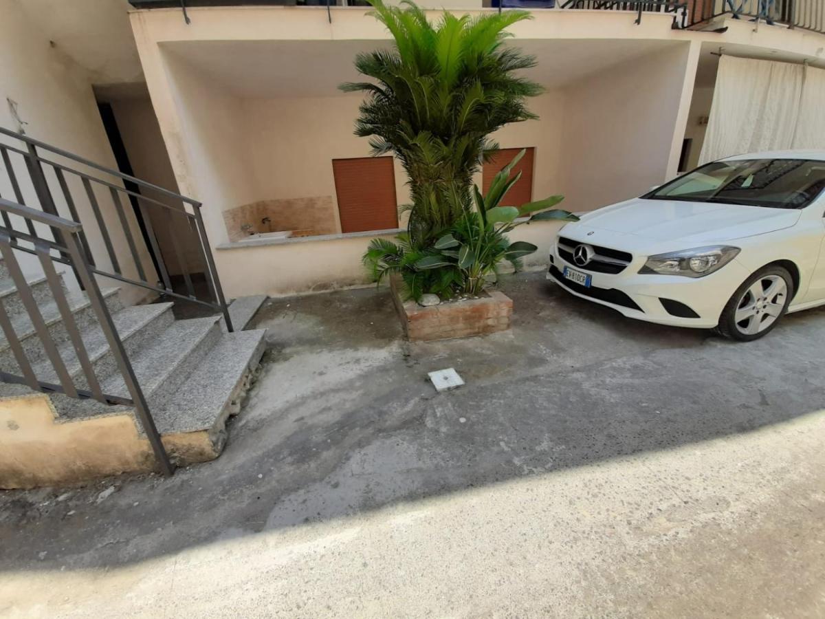 דירות לטויאני Casa Vacanze Andreana מראה חיצוני תמונה